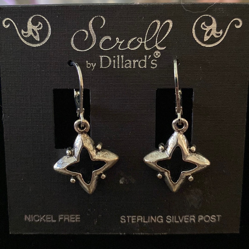 Nwt Scroll Brand Star Earrings